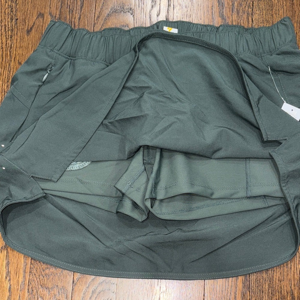 130. Old Navy Dark Green Women's Skort NWT Size Small - Picture 4 of 4
